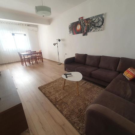 Apartment In The Heart Of Tirana , Bllok Buitenkant foto