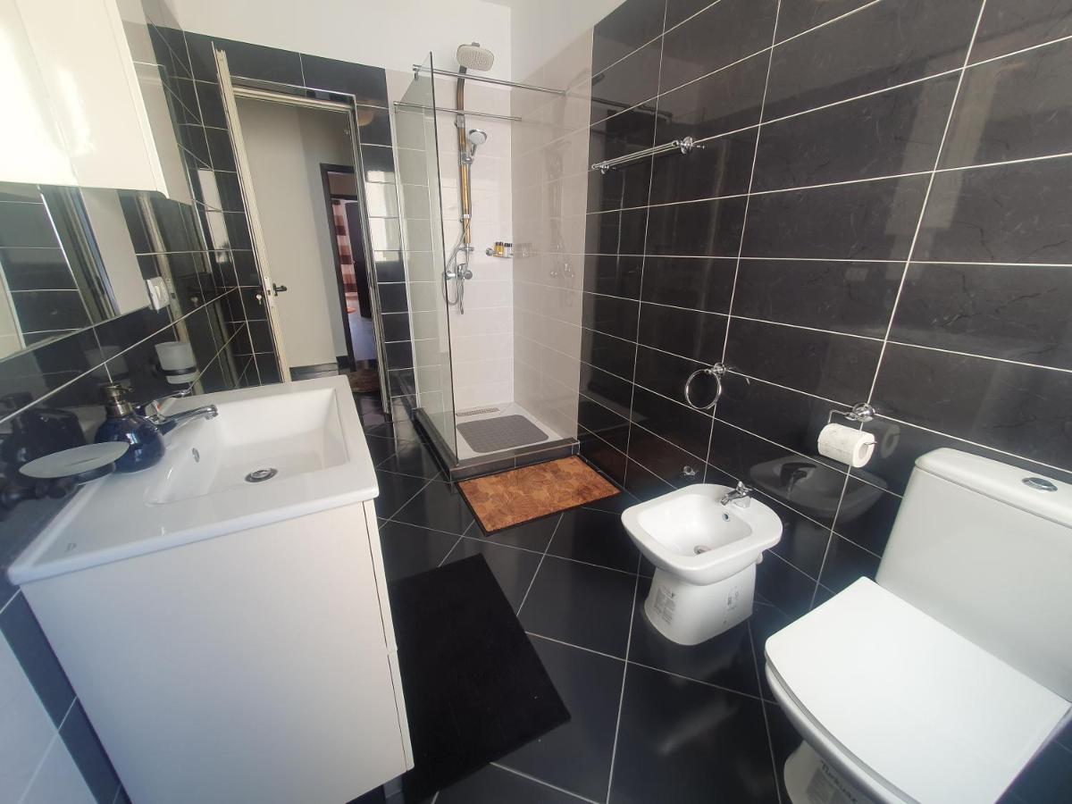 Apartment In The Heart Of Tirana , Bllok Buitenkant foto
