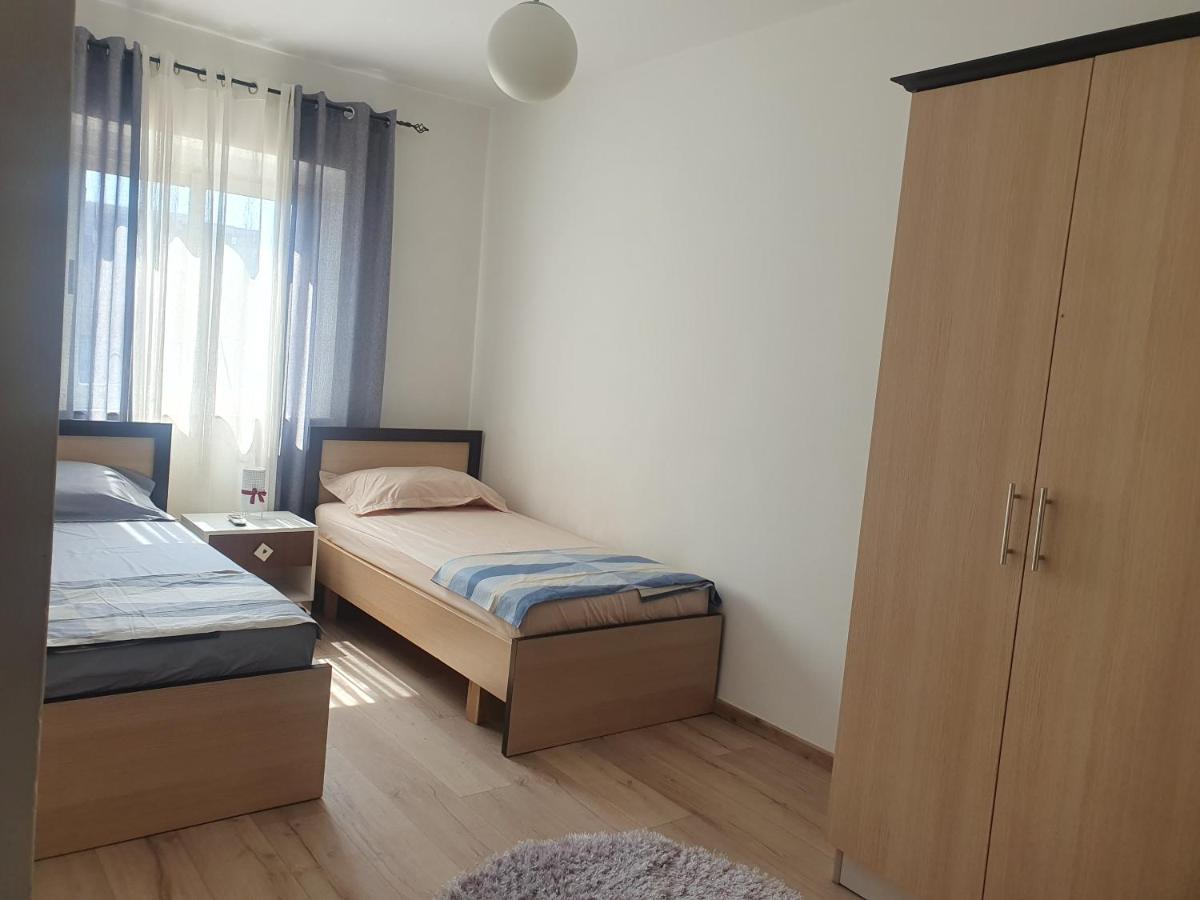 Apartment In The Heart Of Tirana , Bllok Buitenkant foto