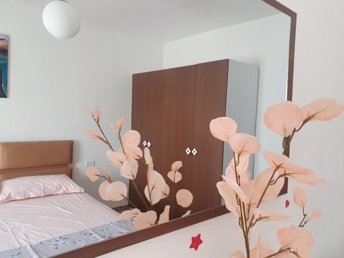 Apartment In The Heart Of Tirana , Bllok Buitenkant foto