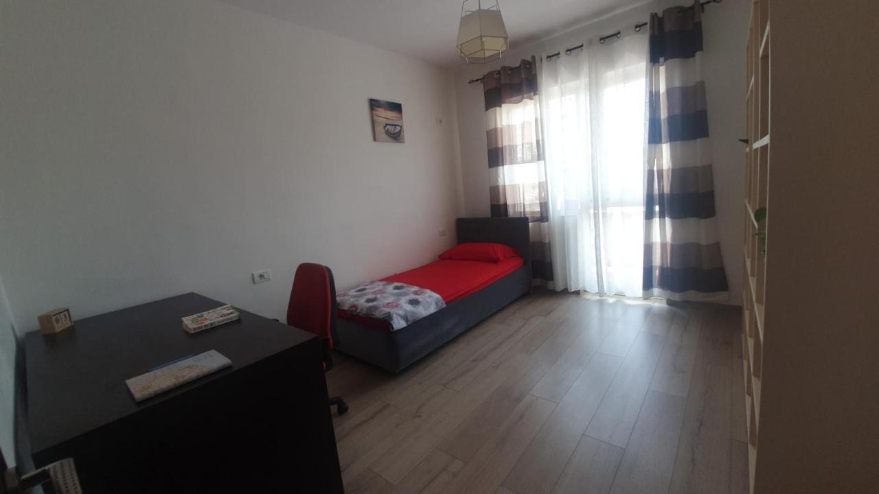 Apartment In The Heart Of Tirana , Bllok Buitenkant foto