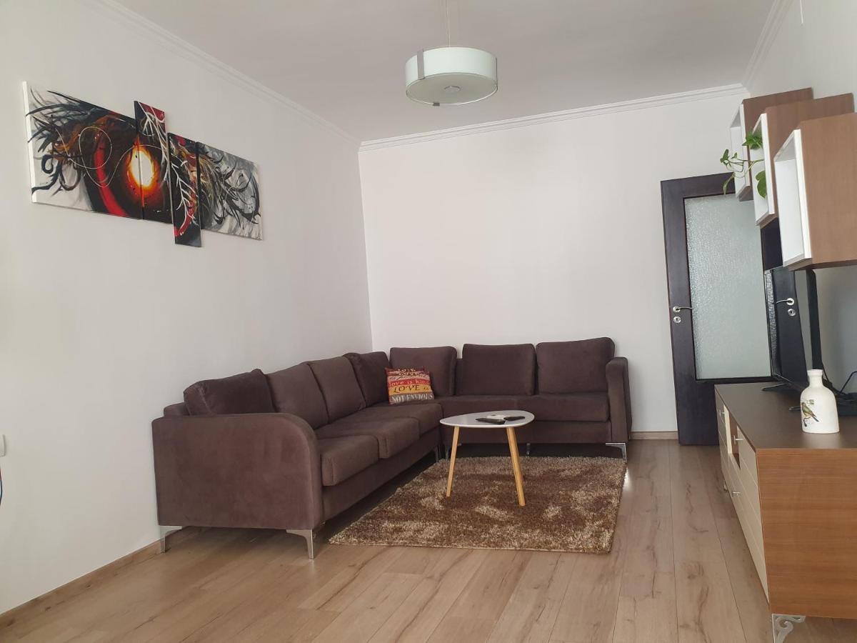 Apartment In The Heart Of Tirana , Bllok Buitenkant foto