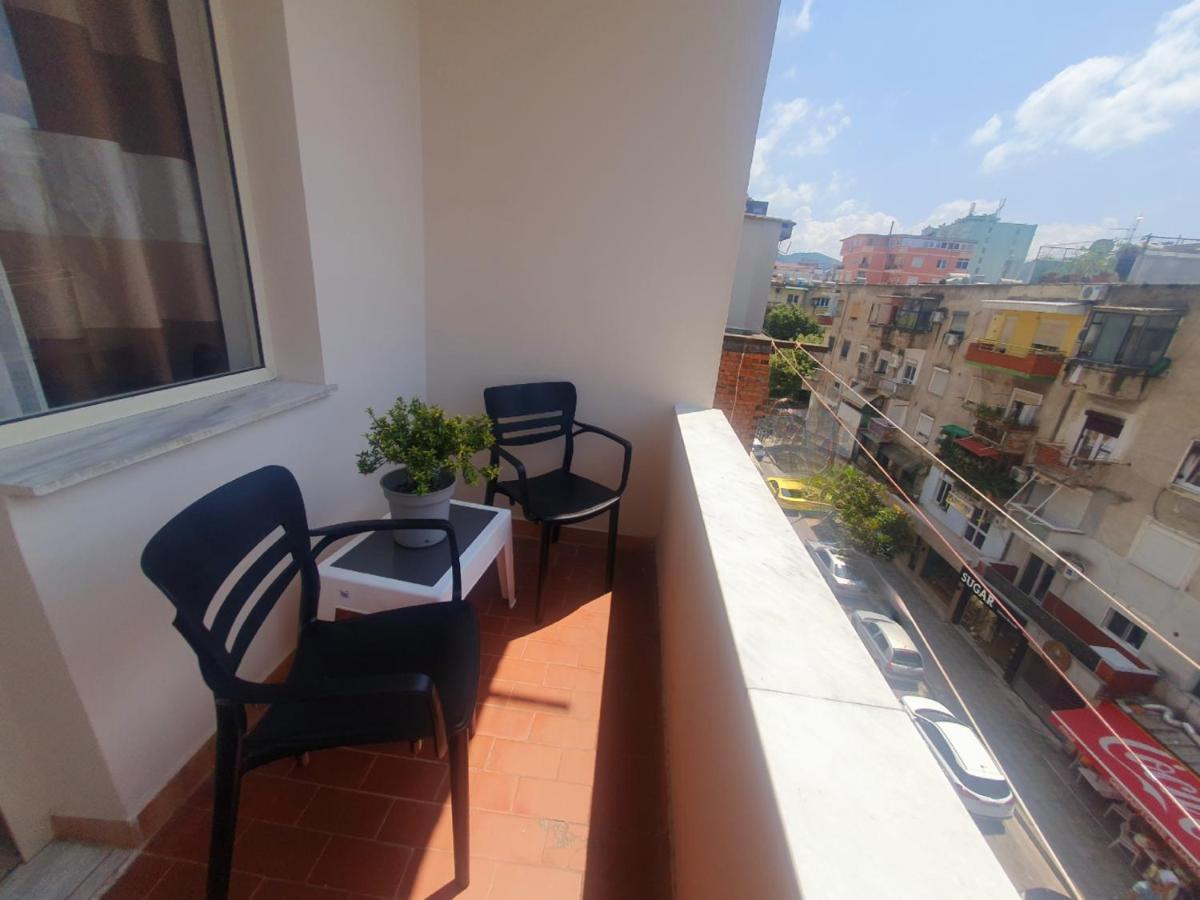 Apartment In The Heart Of Tirana , Bllok Buitenkant foto